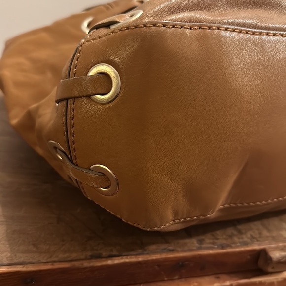 Michael Kors ⚜️ Camel Cored Hobo Bag with tassels and gold accents!! - Picture 7 of 16